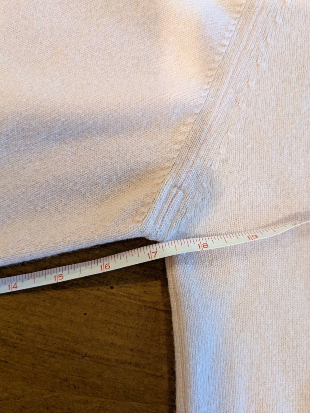 Pringle Scotland 100% Cashmere Soft Pink Roll Turtleneck Sweater Md/Lg Heritage - Picture 15 of 15